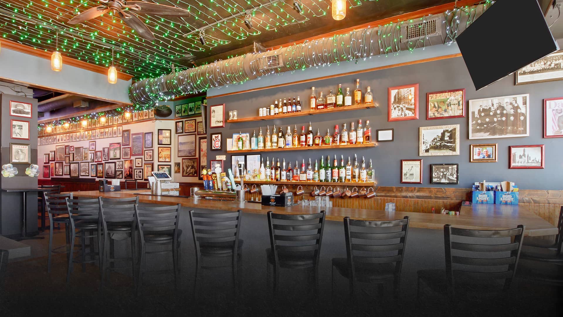 Interior of Lucky's Sandwich Company in Chicago, IL | Background Photo